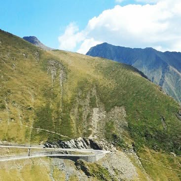 Down the famous #Transfagarasan road that easy featured in #TopGear on their visit to #Romania #road — Qatar reel by TripleF Qatar